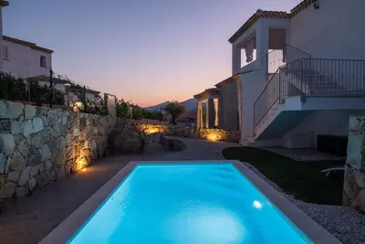 Image de Bellevue 36b par Klodge - appartement avec piscine privée et vues