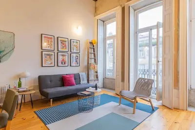 Image de Eccentric Mouzinho Mezzanine by LovelyStay