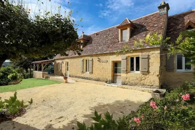 Image de Belle demeure périgourdine restaurée en 2023. Piscine 12x6, 4 ch, 3 s. de bains