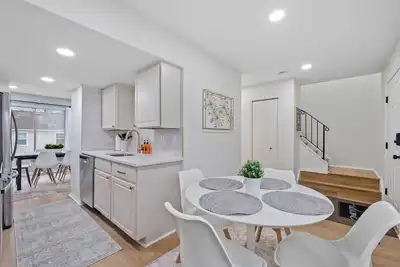 Image de Entire Home - Woodbridge Wonderhouse 2000+sqft!