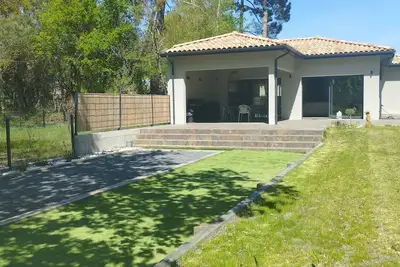 Image de Villa de charme, neuve, centre de Maubuisson, 200m du lac, terrain de pétanque