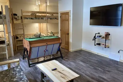 Image de Lakefront Trail Bunkhouse 17b
