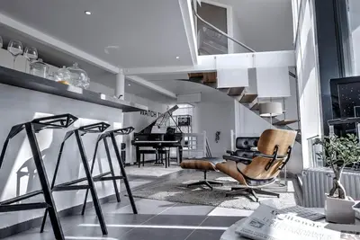 Image de Beautiful Loft 130m2. Sun and quiet