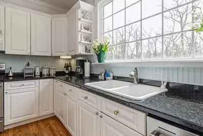 Image de Premier Serenity Retreat in the Heart of the Hamptons
