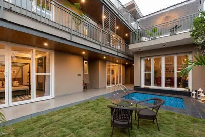 Image de An opulent 4 bed villa resonating a quaint outhouse in the heart of Pink City!