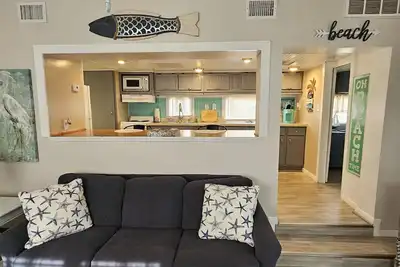 Image de \"Shore Enough\" 2 Bed/1 Bath Cottage in Oceanlakes N-19 *complimentary golf cart*