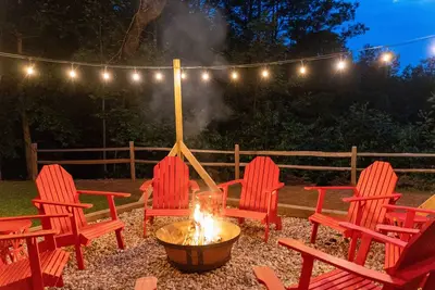 Image de Southern Skies Chalet - Rustic Mountain Adventure