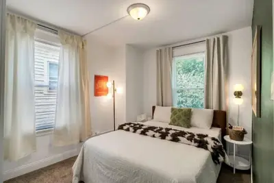 Image de Eden Park House, 4 sleeping rooms, free parking!