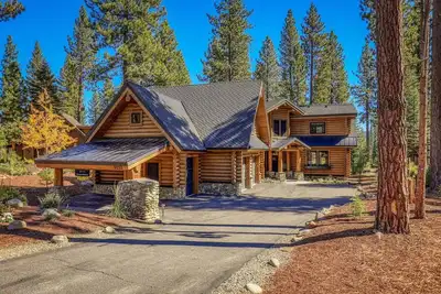 Image de The GatherHouse at Schaffer's Mill, Golf and Exclusive Club Amenities!