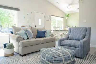 Image de Family Friendly Beach Bungalow 2 blocks to beach, minutes from Hampton U & Lafb