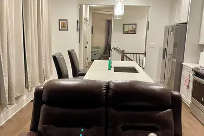 Image de Cozy home in the heart of E Atlanta surrounded by nice restaurants & activities