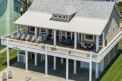 Image de 4br Beach Retreat | Gulf Views, Tiki Bar & Bbq Grill