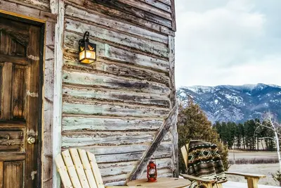Image de Highland Hill Farmstead - Glacier National Park lodging micro weddings & Events
