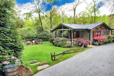 Image de 826 Wilson Rd, Walk to Town