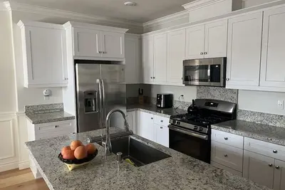 Image de Spacious, upgraded 3 bedroom townhome