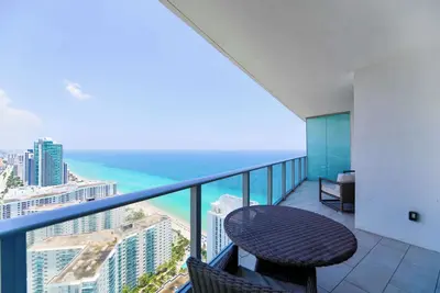 Image de Beachfront Luxury Condo in Hollywood