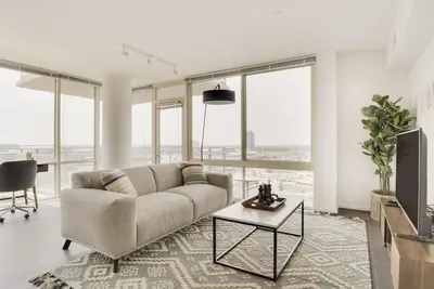 Image de Marvelous Tysons Corner 2br w/ Fire Pit, steps to Mall, by Blueground