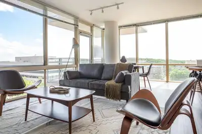 Image de Outstanding Tysons Corner 2br w/ Pool, Pet Salon & W/D, by Blueground