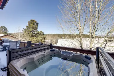 Image de Angel Fire Townhome w/ Hot Tub: 2 Mi to Ski Resort