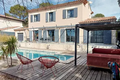 Image de Villa huit personnes avec piscine.