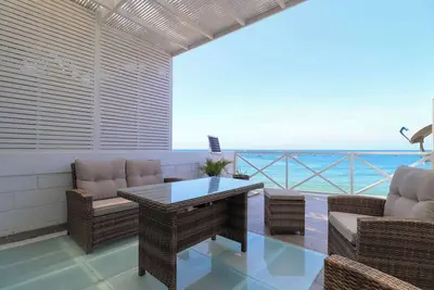 Image de Astonishing 2br with Spectacular Ocean View
