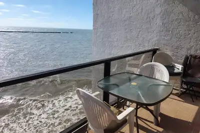Image de 440 West 608s Gulf Front Condo