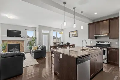 Image de Family Fun in Nolancrest 4br, Ac, Parking