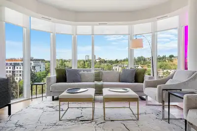 Image de Elite Urban Living: 3br w/ Dt Views, Ac & Parking