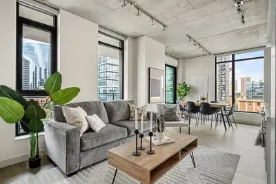 Image de Skyline Serenity 2br w Pool, Gym & Parking