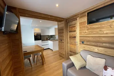 Image de Appartement rénové 6 pers. à Tignes Val Claret – Départ/retour skis aux pieds, balcon, près des commerces