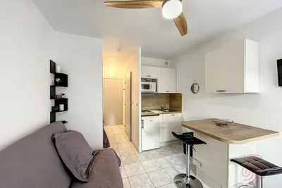 Image de Charmant Studio avec Balcon - Proche Thermes, Centre-ville et Golf - Animaux Acceptés