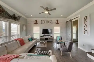 Image de 4br Beach Retreat | Tiki Bar, Ocean Views & Grill