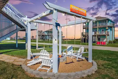 Image de Luxury Beachfront I Hot Tub, Firepit, Elevator & Ev Charger