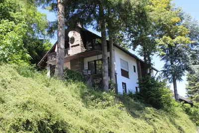 Image de GemĂĽtliche Ferienunterkunft fĂĽr bis 14 Personen in der Vulkaneifel