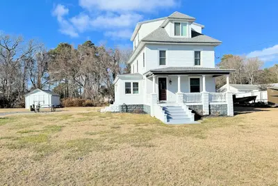 Endless Summer - Spacious, Pets allowed, WiFi, Fireplace, Yard