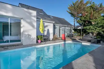 Image de Séjour confort avec piscine - 6 adultes, 3 enfants
