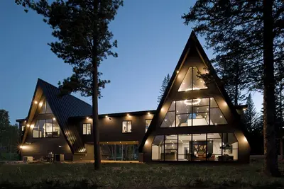 Image de One-of-a-Kind Double A Frame w/ Walkway, Windows Galore & Tons of Amenities!