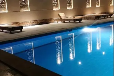 Image de Sunny, Modern, Central with pool and sea view\n