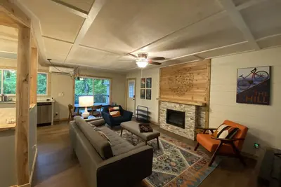 Image de Lil Sugar Cottage - Little Sugar / Tunnel Vision Trail Access - Cozy!