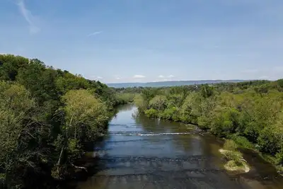 Image de Rivah Retreat -River Front- Fishing -Hot tub