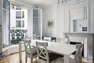 Image de Charming 81m² Apartment in the Heart of Paris - Rue Lisbonne, 8th Arrondissement