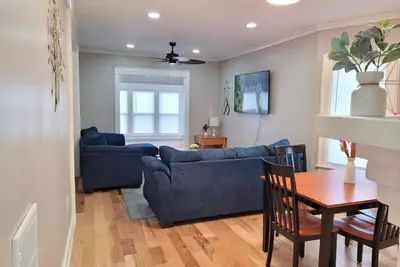 Image de Brand new house in downtown with parking