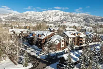 Image de Affordable 1br + Loft, Central Location between downtown & the ski mountain, A/C
