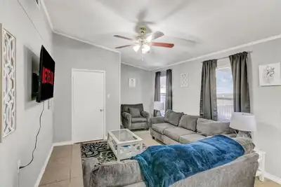 Image de Stylish 4 bedroom home in Groves