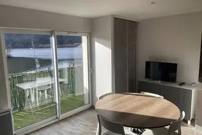 Image de Charmant T2 avec balcon donnant vue sur le lac Chambon et le massif du Sancy