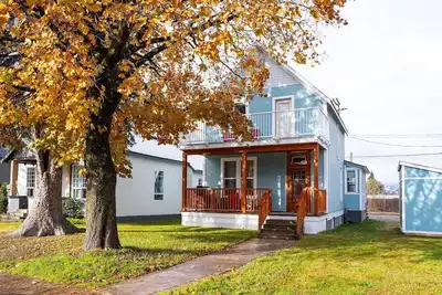 Image de Downtown Home w/ Hot Tub and Bike Storage