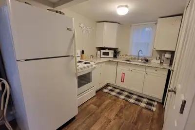 Image de 1840s Cottage close to I-95