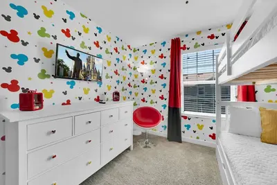 Image de Modern 4br Townhome with Private Pool – Sleeps 10