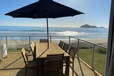 Ultimate Beachfront - Family Friendly with games room and multiple decks