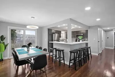 Image de 4br Near Woodfield Mall & Metra | Lcp Collection